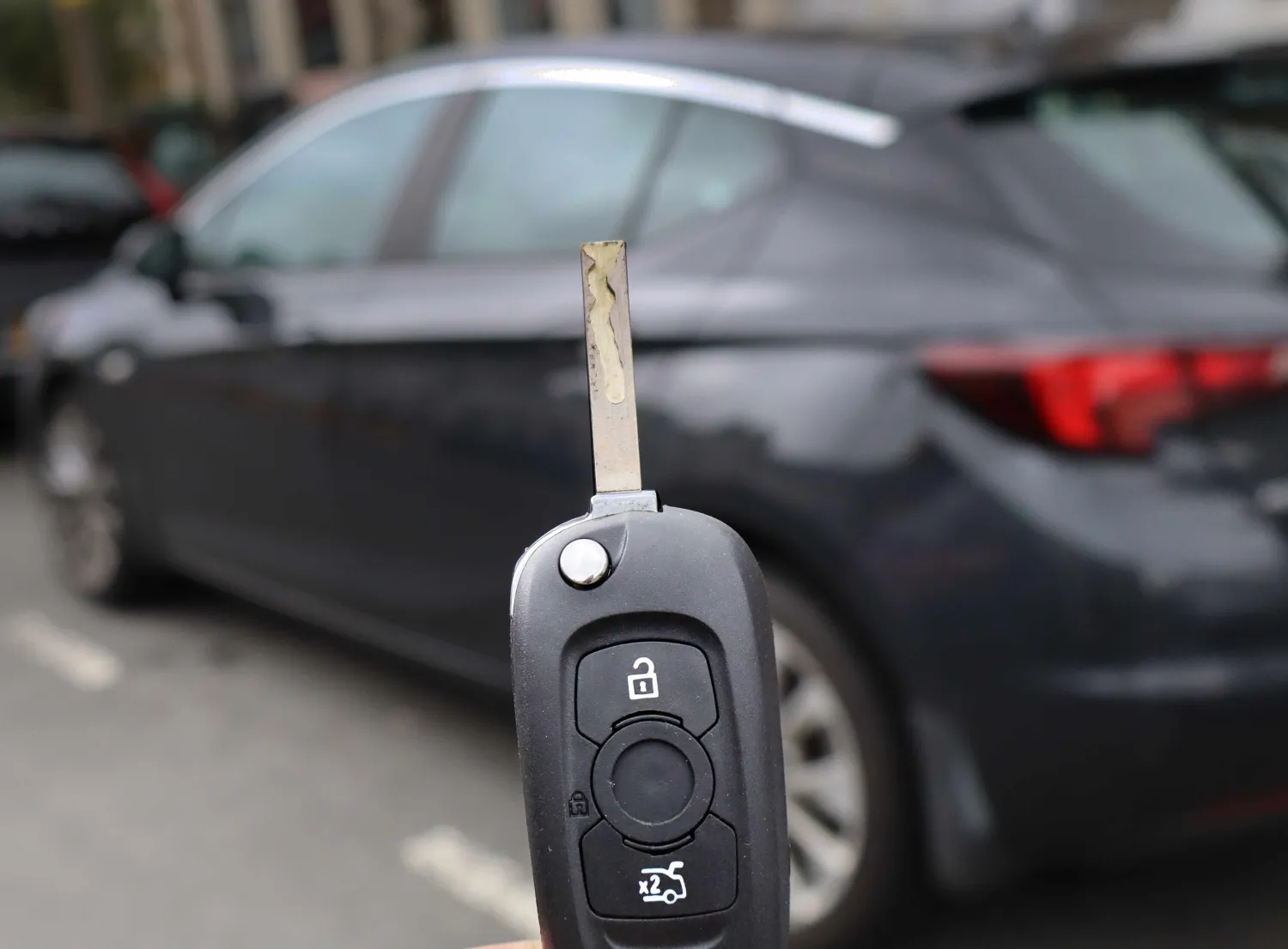 Locksmith can Program a Key Fob